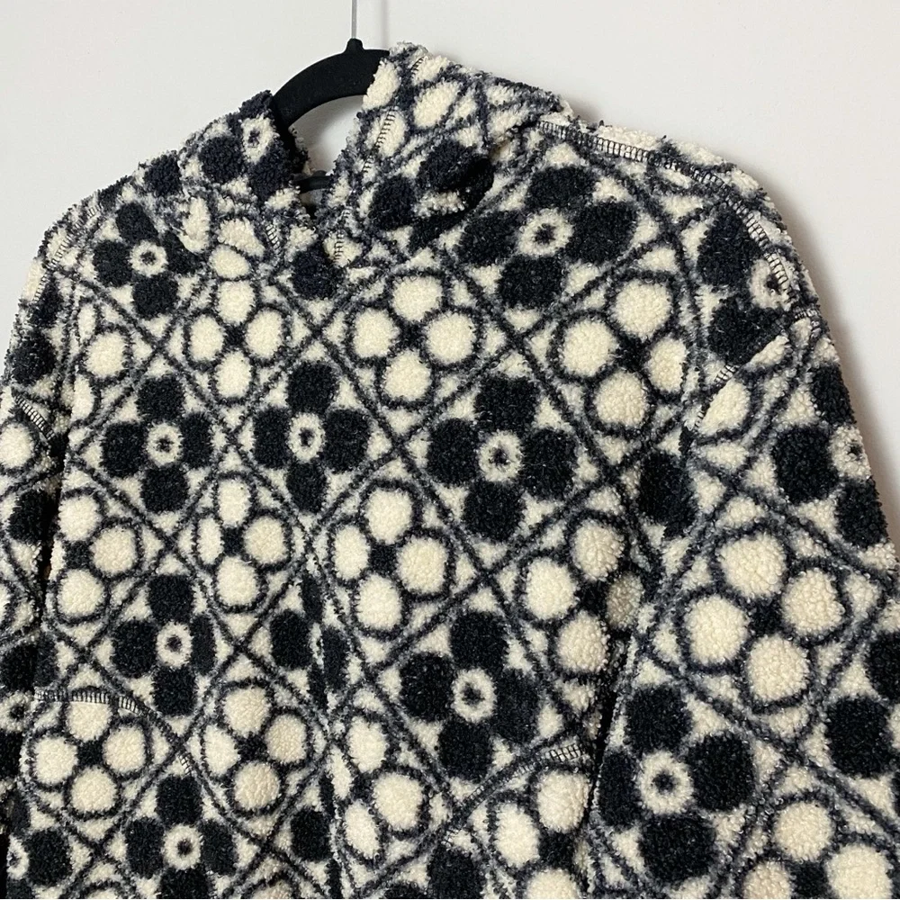 Maine Layer Laid Back Flower Print Sherpa Pullover